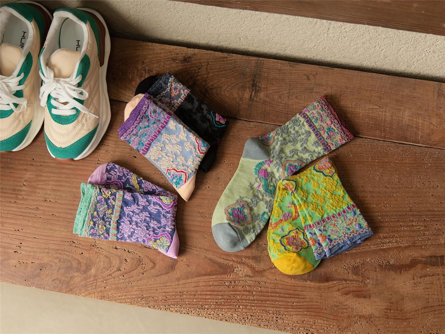 Vintage Style Crew Socks with Cute Floral Cuff for Women - Image 3